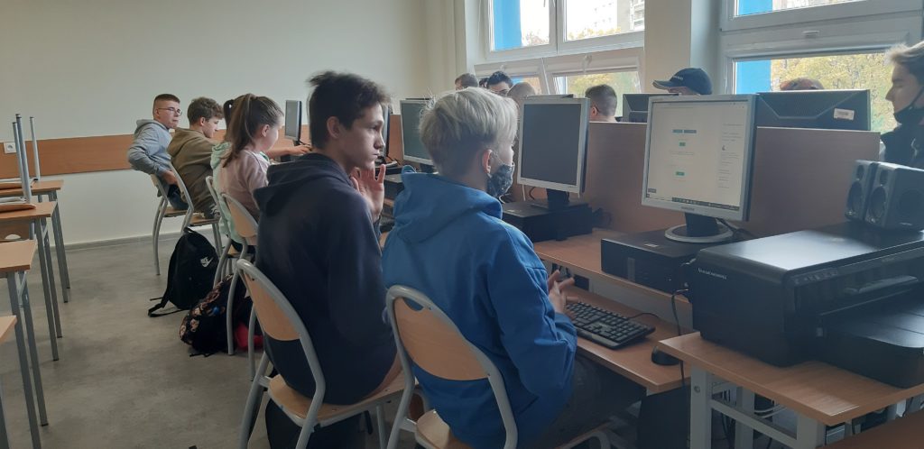 249839808_590700175404519_353662112025711271_n