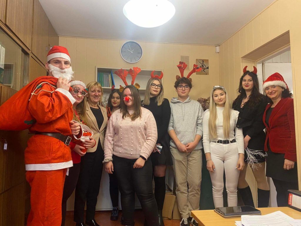 received_1833985223467297 received_1833985223467297