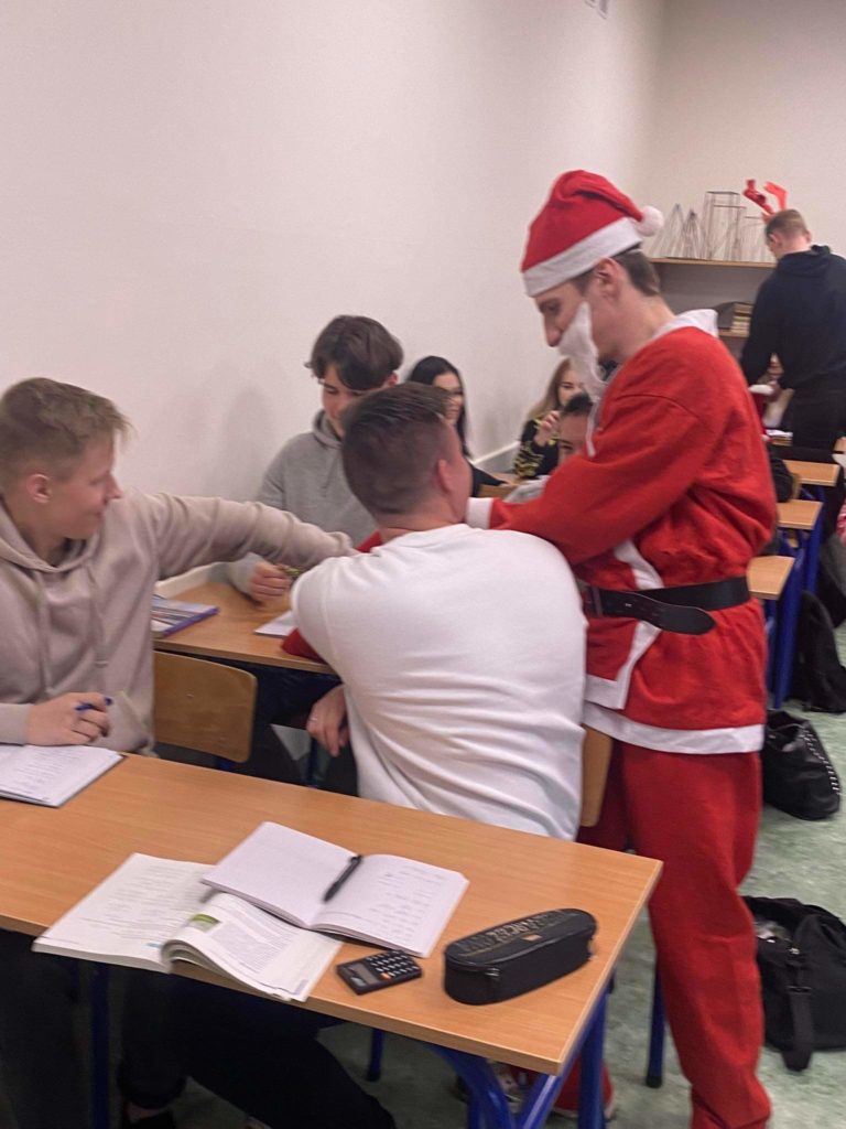 received_585940066018720 received_585940066018720