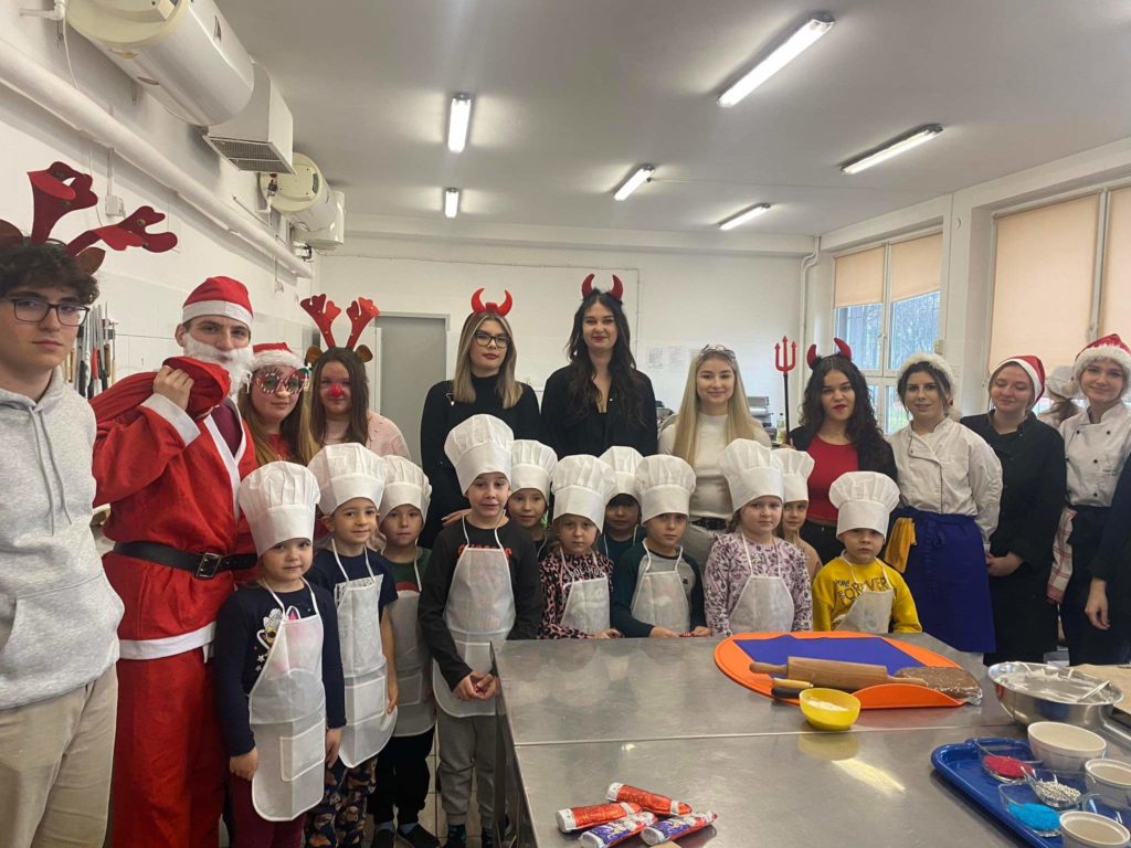 received_695200544989162 received_695200544989162