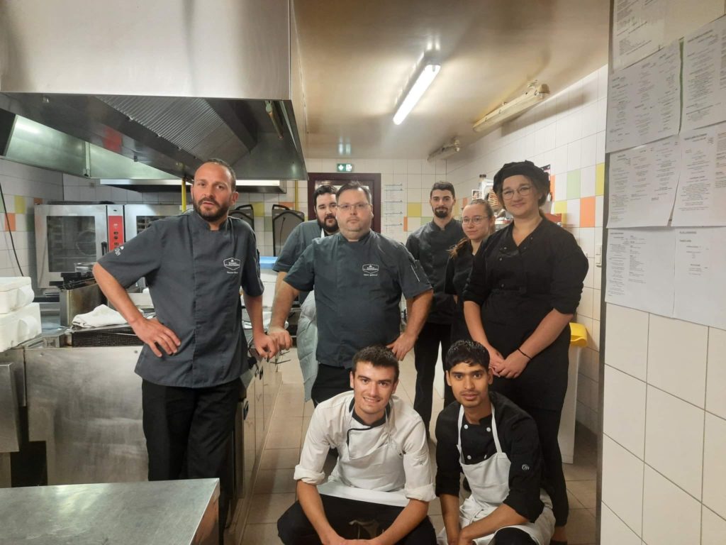 289685129_5255372061211812_98525737593587693_n