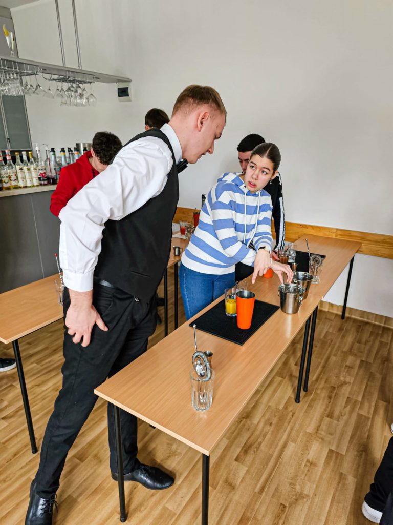 336907948_601105178559581_1554245328939711302_n