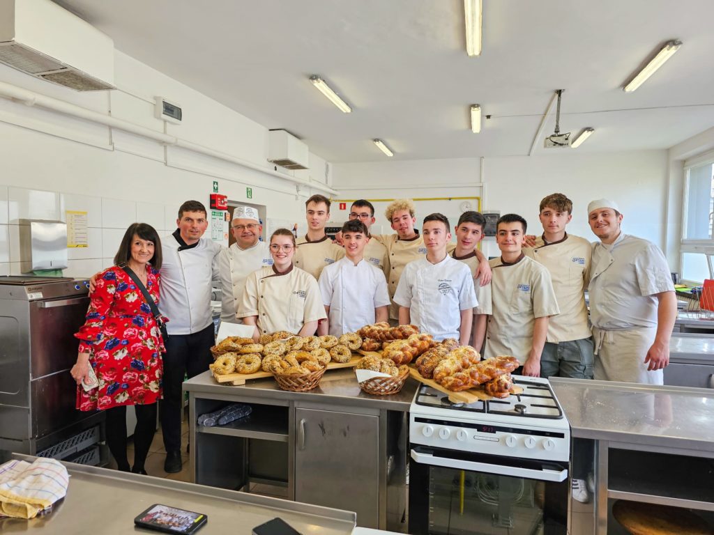 336921330_1691004284688150_613178069836938944_n