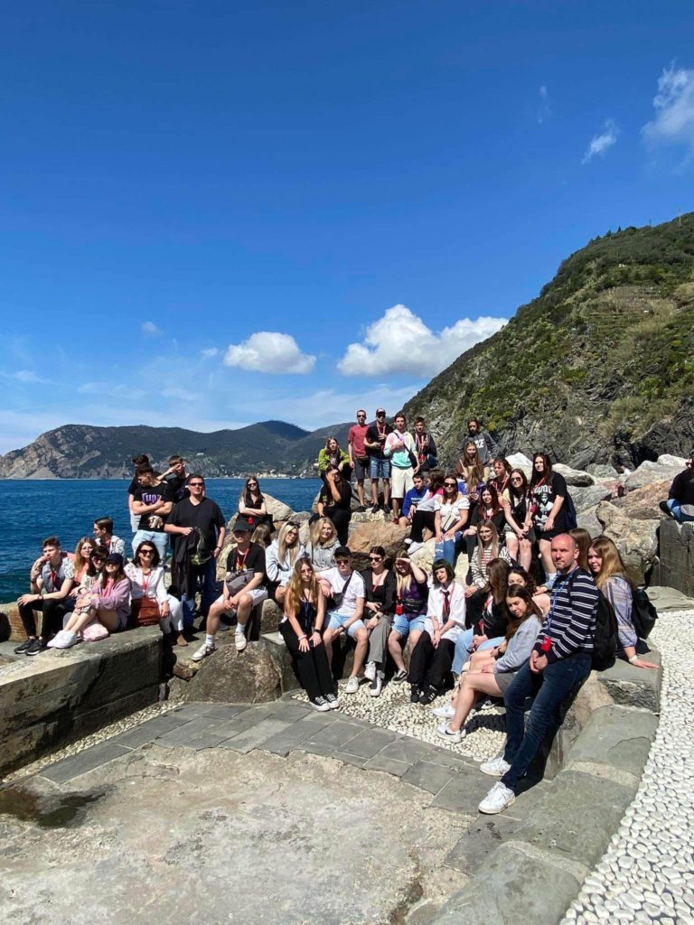 342491893_1350995015458015_3836711665331700090_n