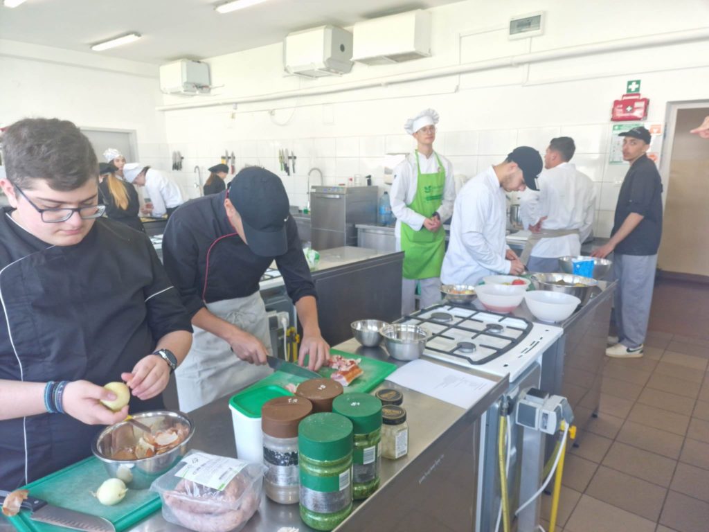 345031038_4994991147292830_200262603412768895_n