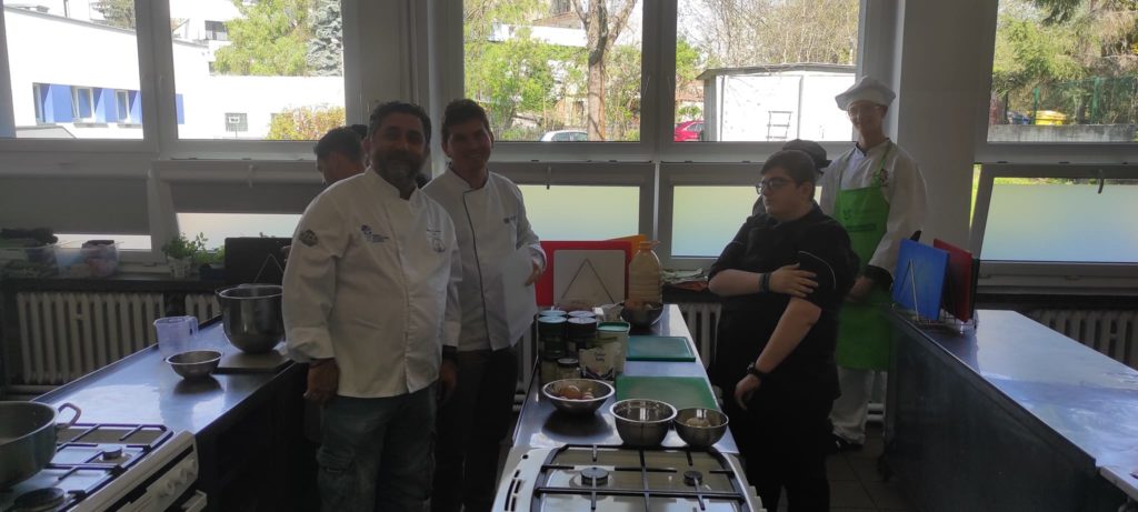 345032627_259288443284647_4451461122026778513_n