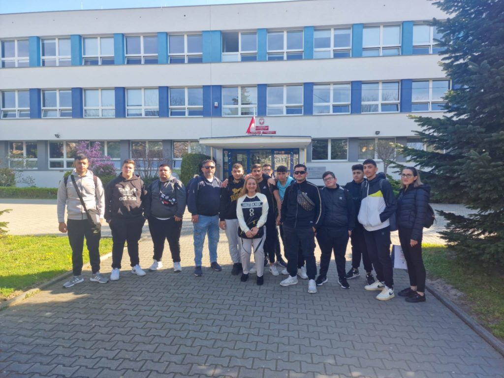 345305130_233390275969630_2602352753834976378_n