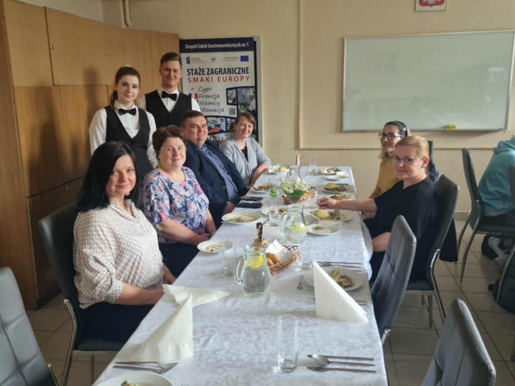 345927944_1630178230790171_8323872628654133186_n